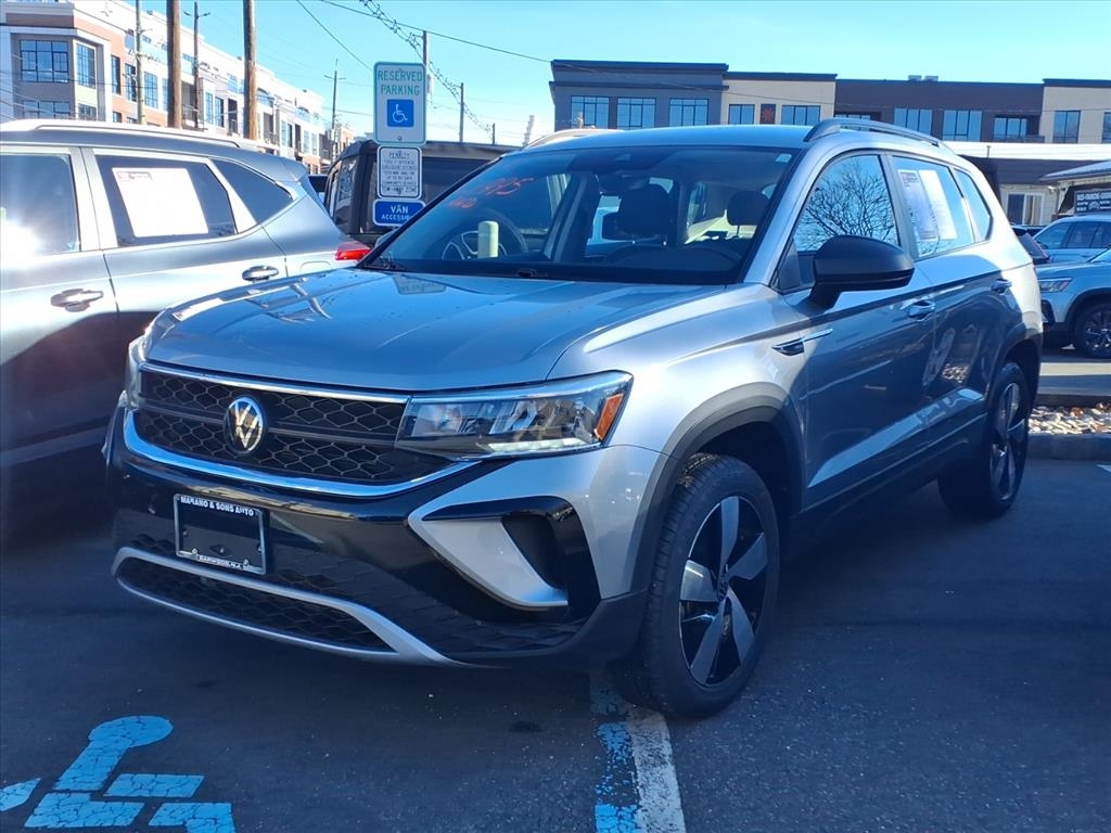 2024 Volkswagen Taos S's photo