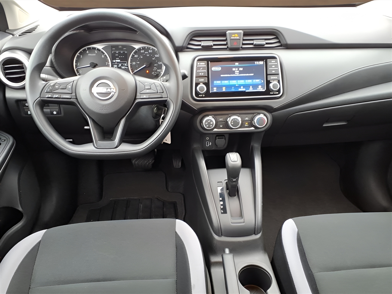 Nissan Versa S CVT 2025