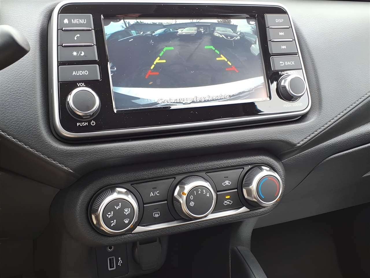 Nissan Versa S CVT 2025