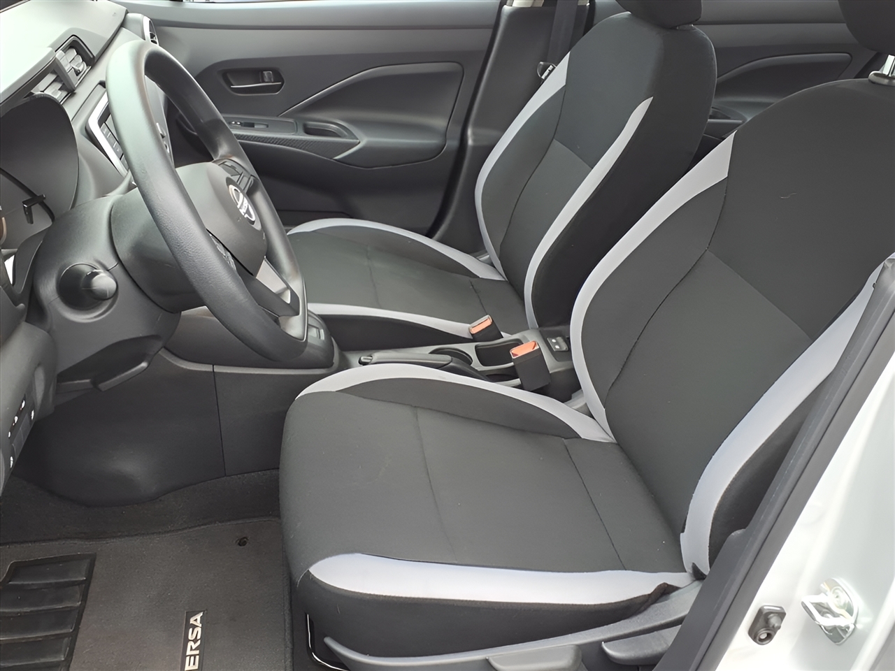 Nissan Versa S CVT 2025