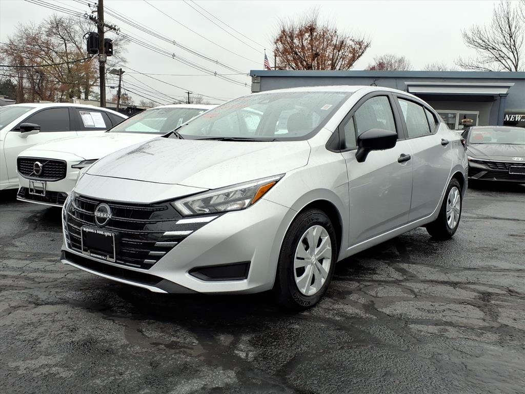 Nissan Versa S CVT 2025