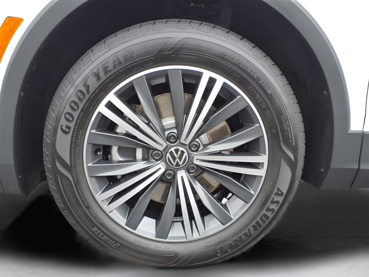 Volkswagen Tiguan 2.0T Wolfsburg Edition FWD 2024