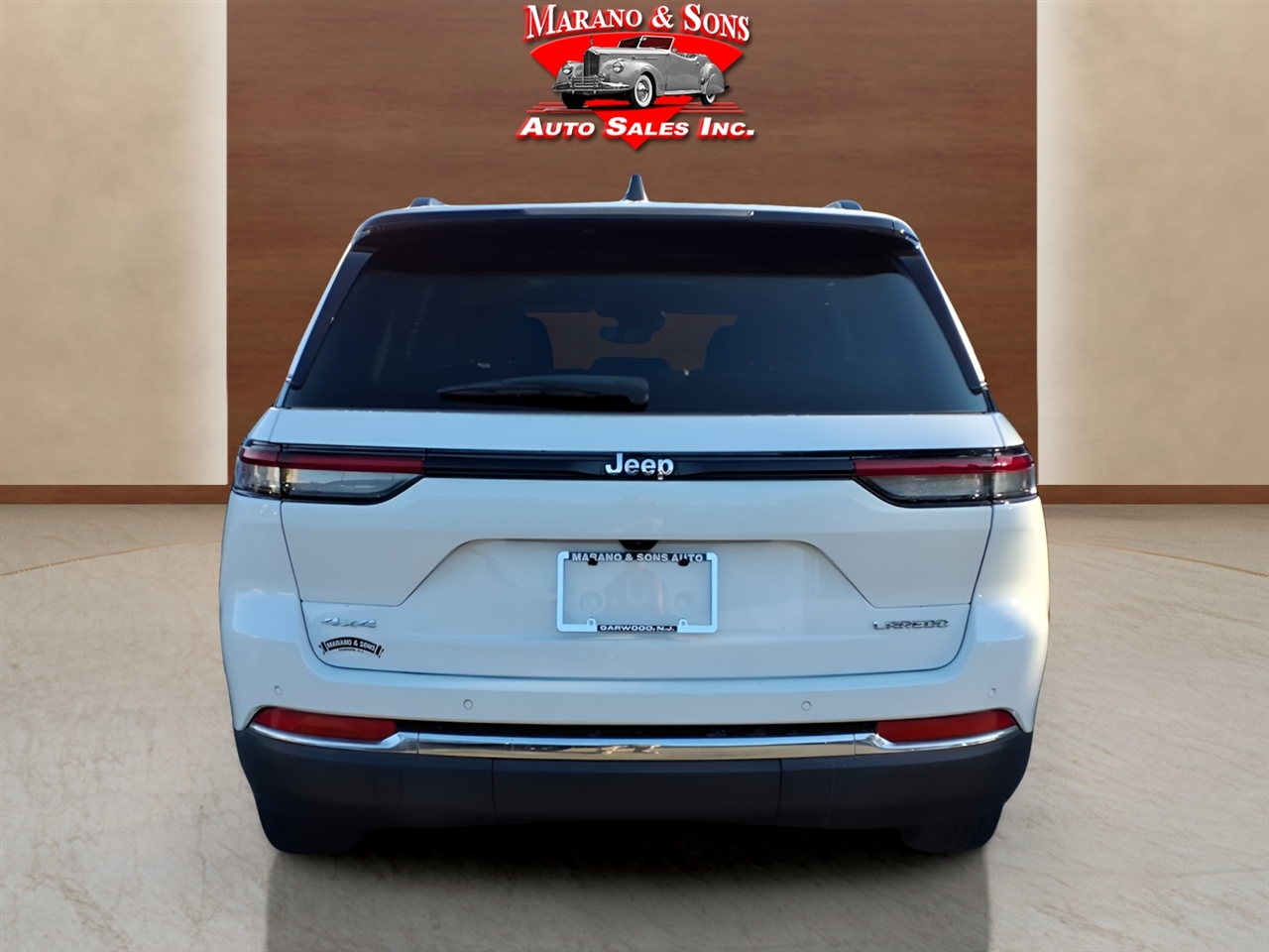 Jeep Grand Cherokee Laredo 4x4 2023