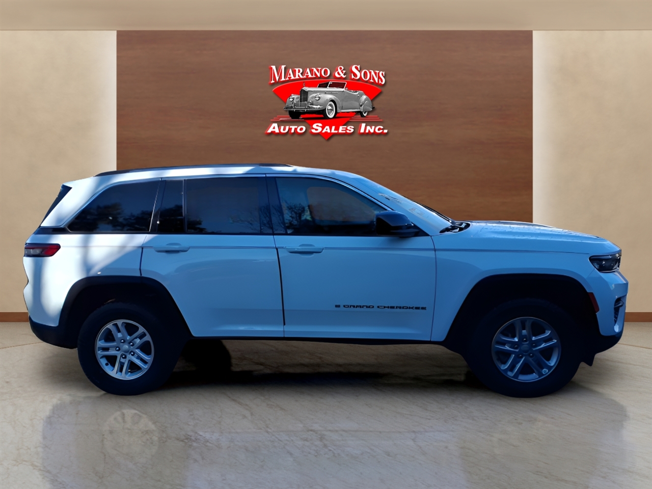 Jeep Grand Cherokee Laredo 4x4 2023