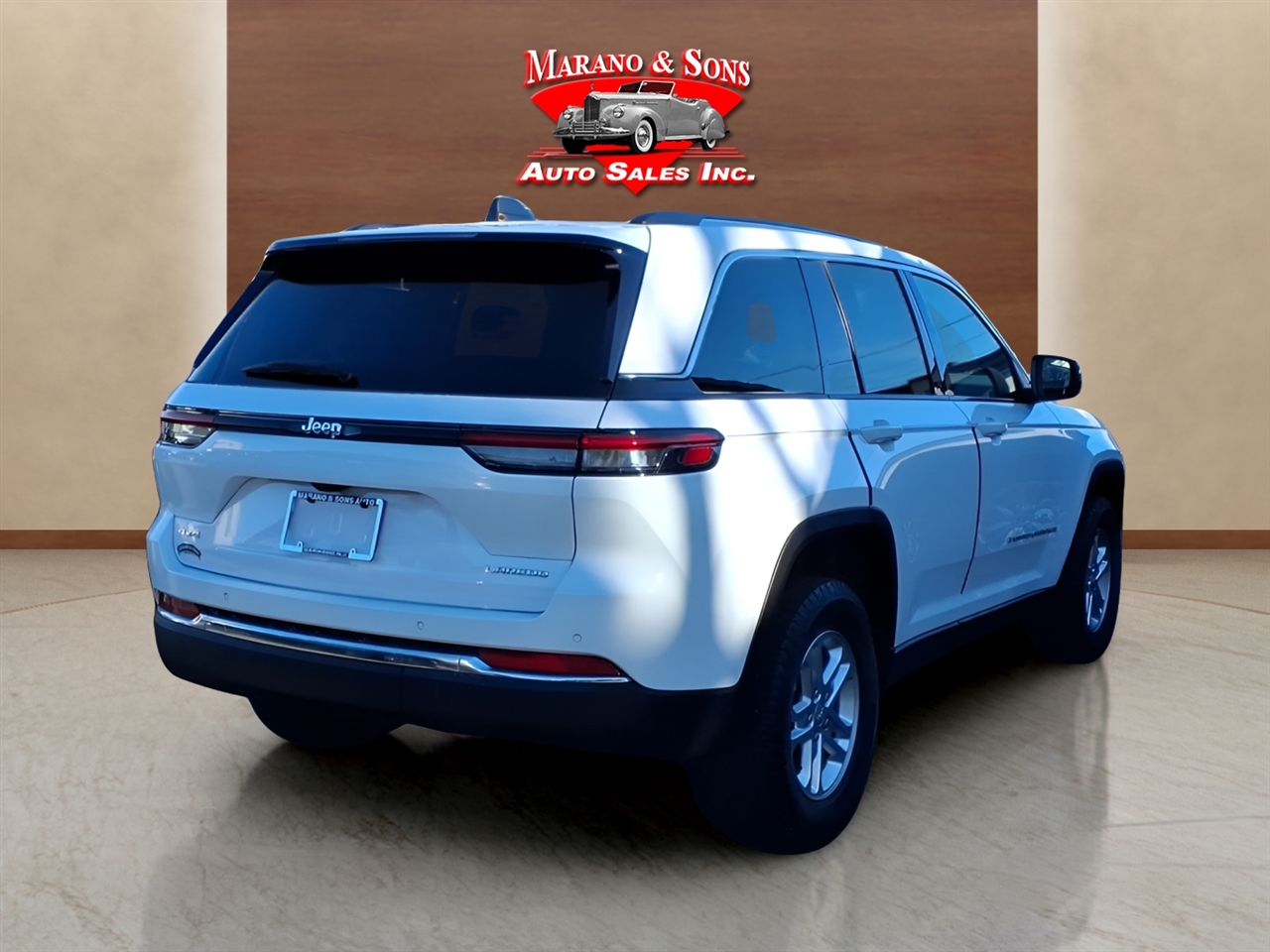 Jeep Grand Cherokee Laredo 4x4 2023