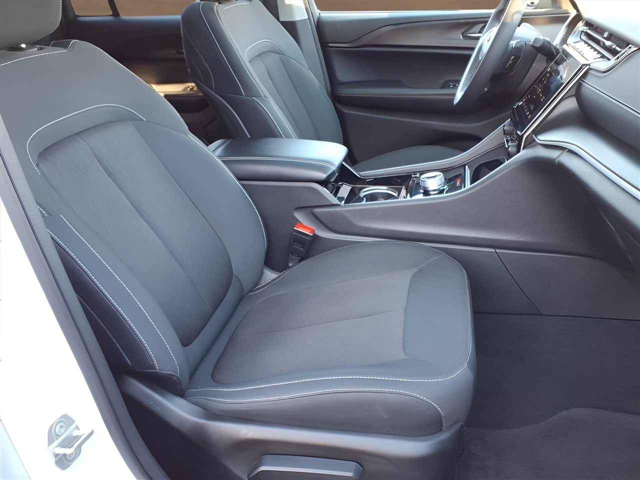 Jeep Grand Cherokee Laredo 4x4 2023