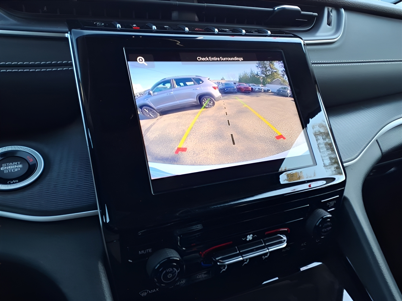 Jeep Grand Cherokee Laredo 4x4 2023