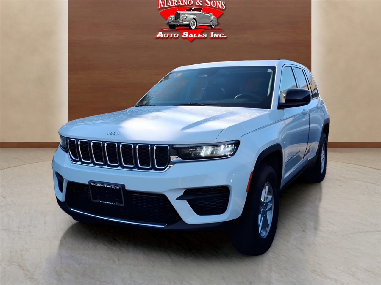 2023 Jeep Grand Cherokee Laredo 4x4