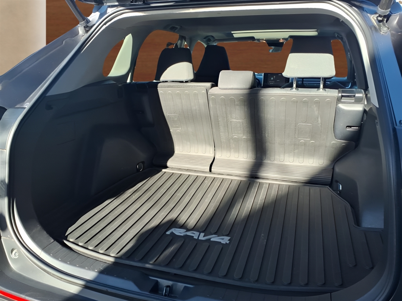 Toyota RAV4 Hybrid XLE AWD (Natl) 2021