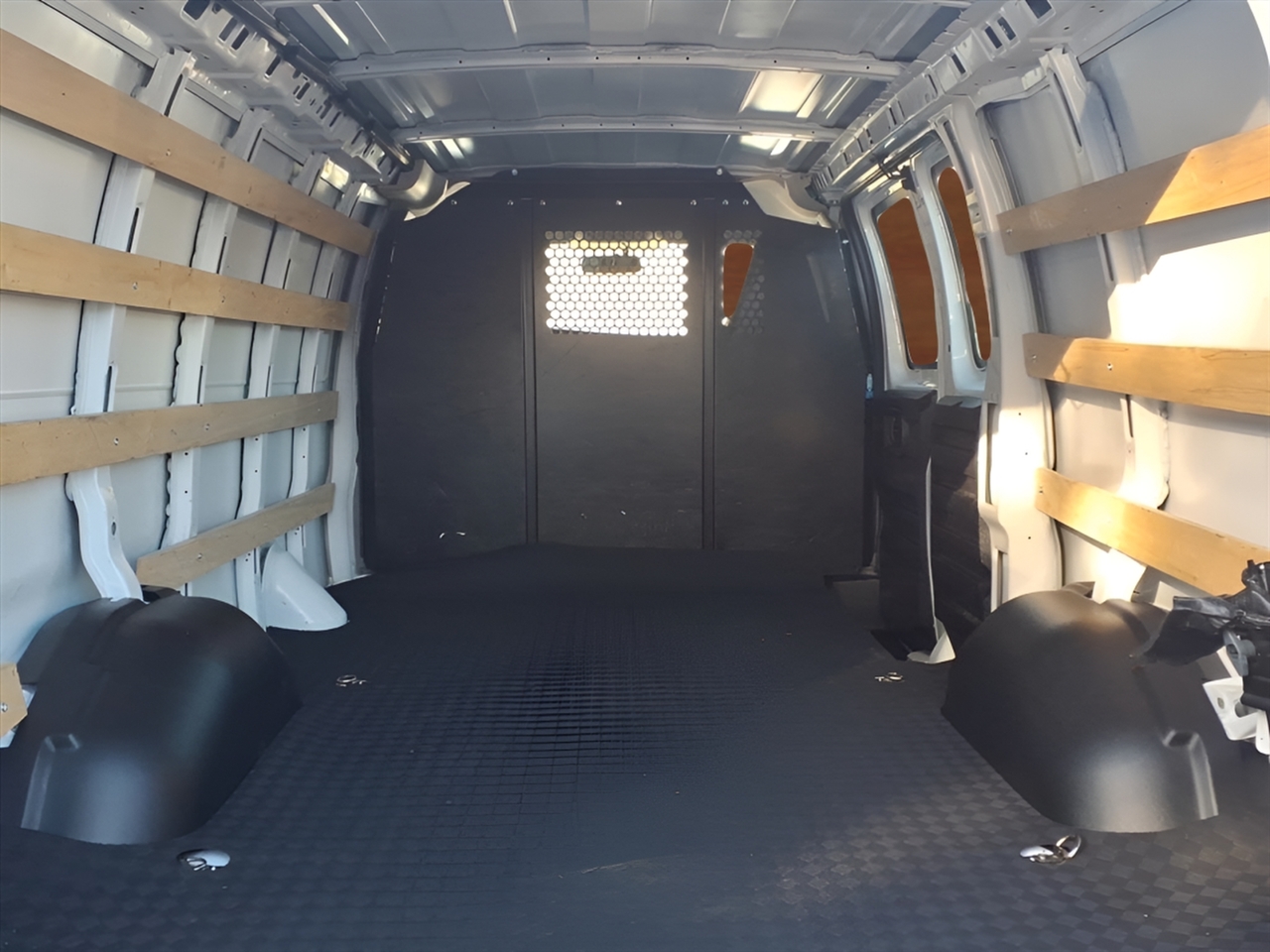 Chevrolet Express Cargo Van RWD 2500 135" 2024