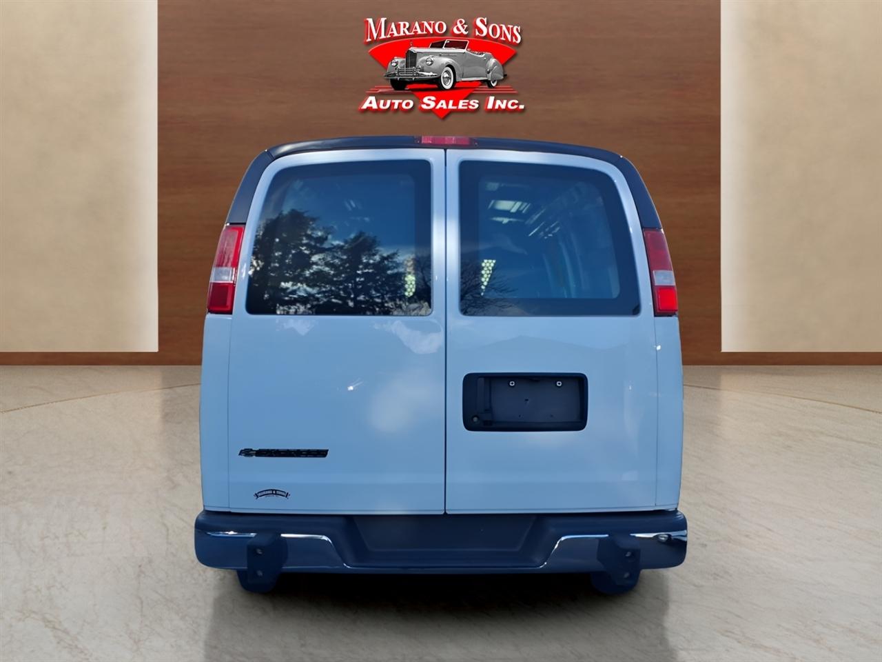 Chevrolet Express Cargo Van RWD 2500 135" 2024