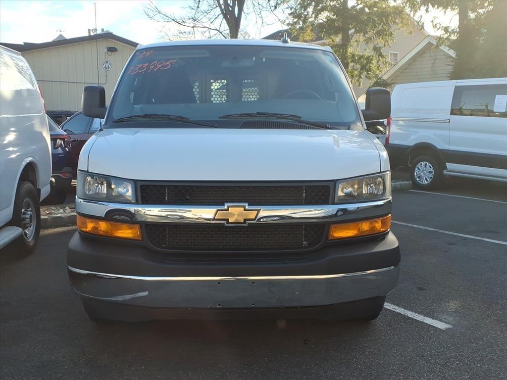 Chevrolet Express Cargo Van RWD 2500 135" 2024