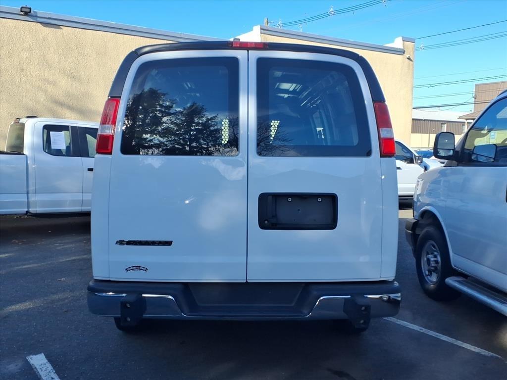 Chevrolet Express Cargo Van RWD 2500 135" 2024