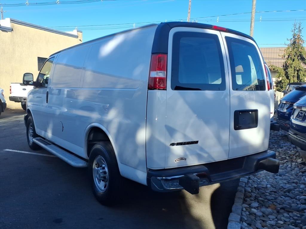 Chevrolet Express Cargo Van RWD 2500 135" 2024