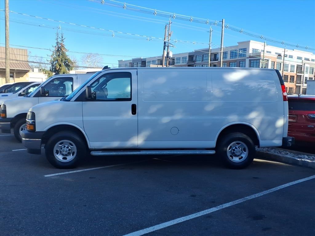 Chevrolet Express Cargo Van RWD 2500 135" 2024