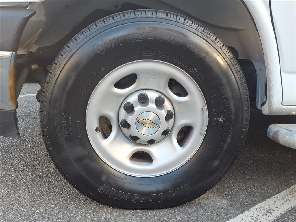 Chevrolet Express Cargo Van RWD 2500 135" 2024