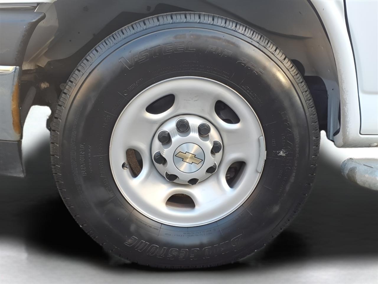 Chevrolet Express Cargo Van RWD 2500 135" 2024