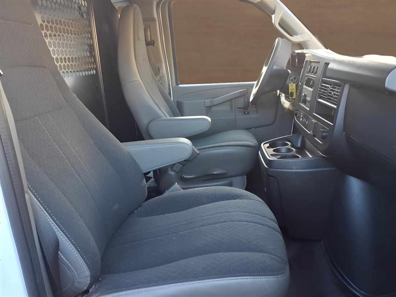 Chevrolet Express Cargo Van RWD 2500 135" 2024