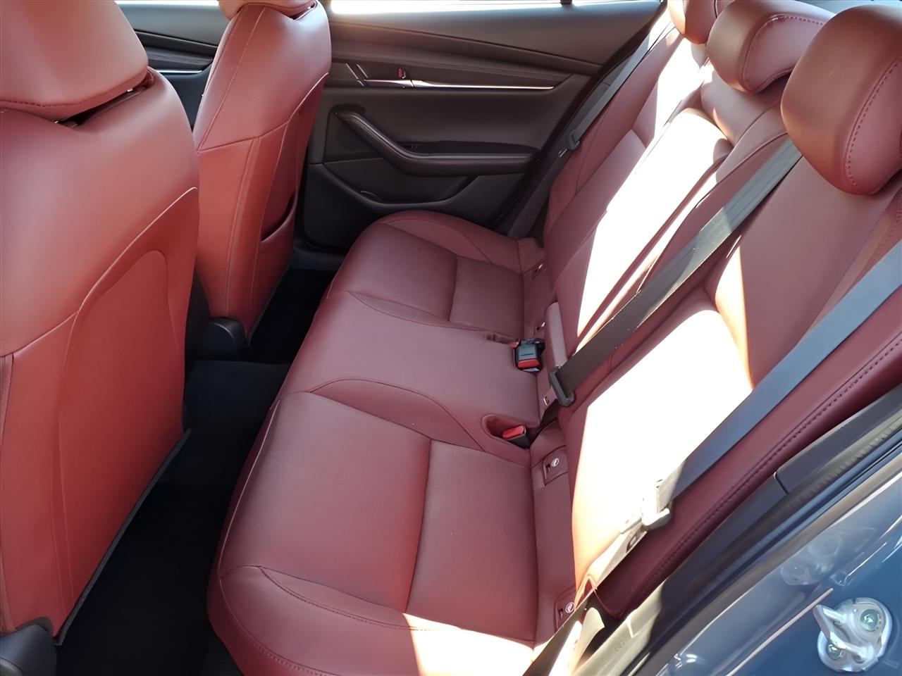 Mazda Mazda3 Sedan 2.5 S Carbon Edition AWD 2025