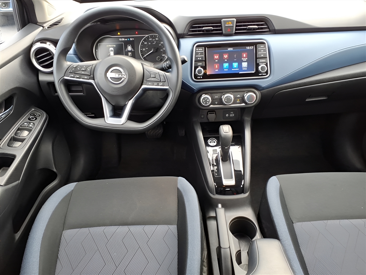 Nissan Versa SV CVT 2025
