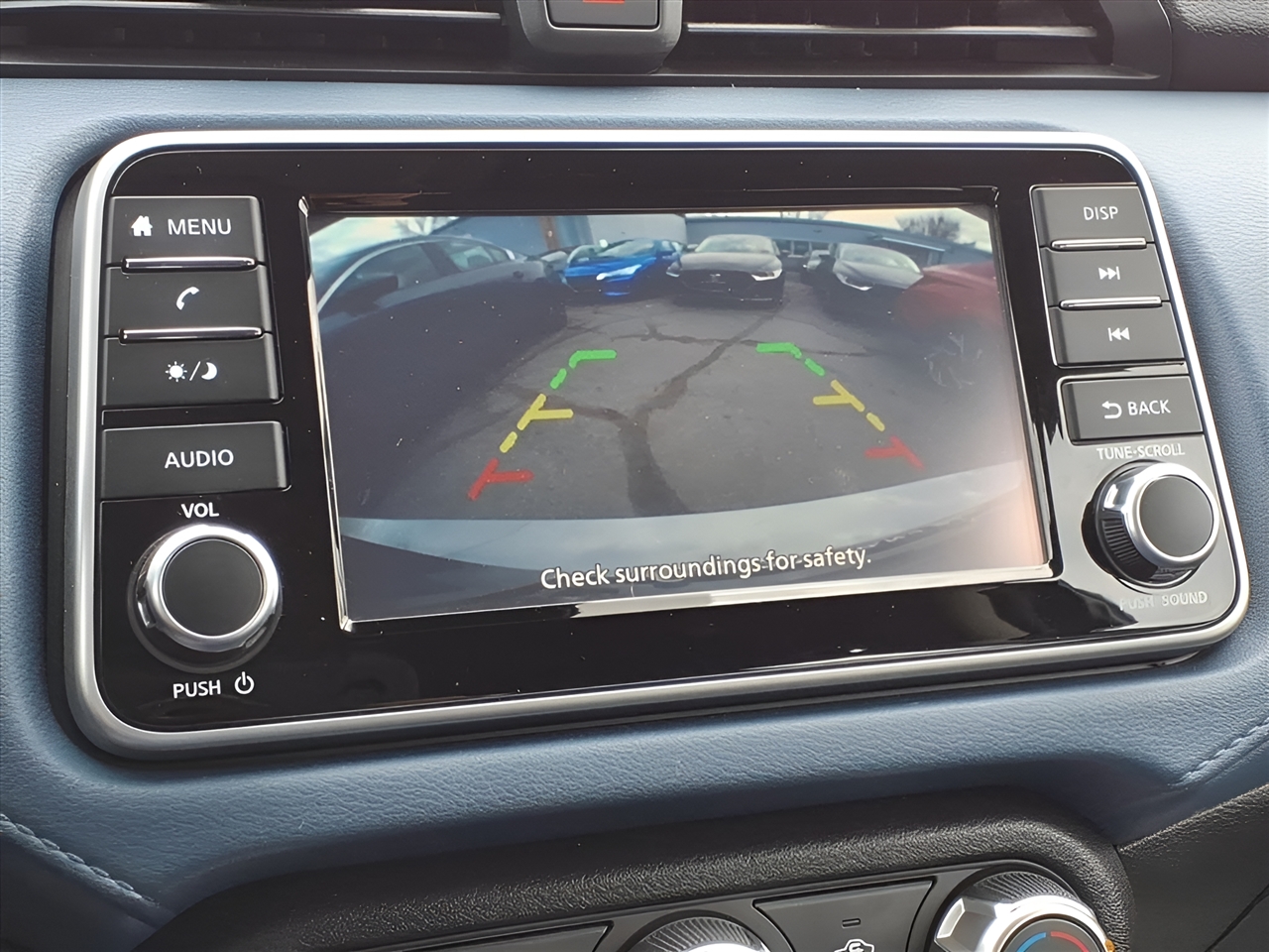 Nissan Versa SV CVT 2025