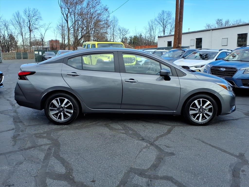 Nissan Versa SV CVT 2025