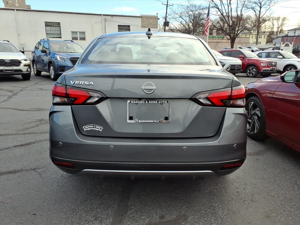 Nissan Versa SV CVT 2025