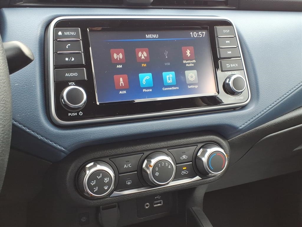 Nissan Versa SV CVT 2025