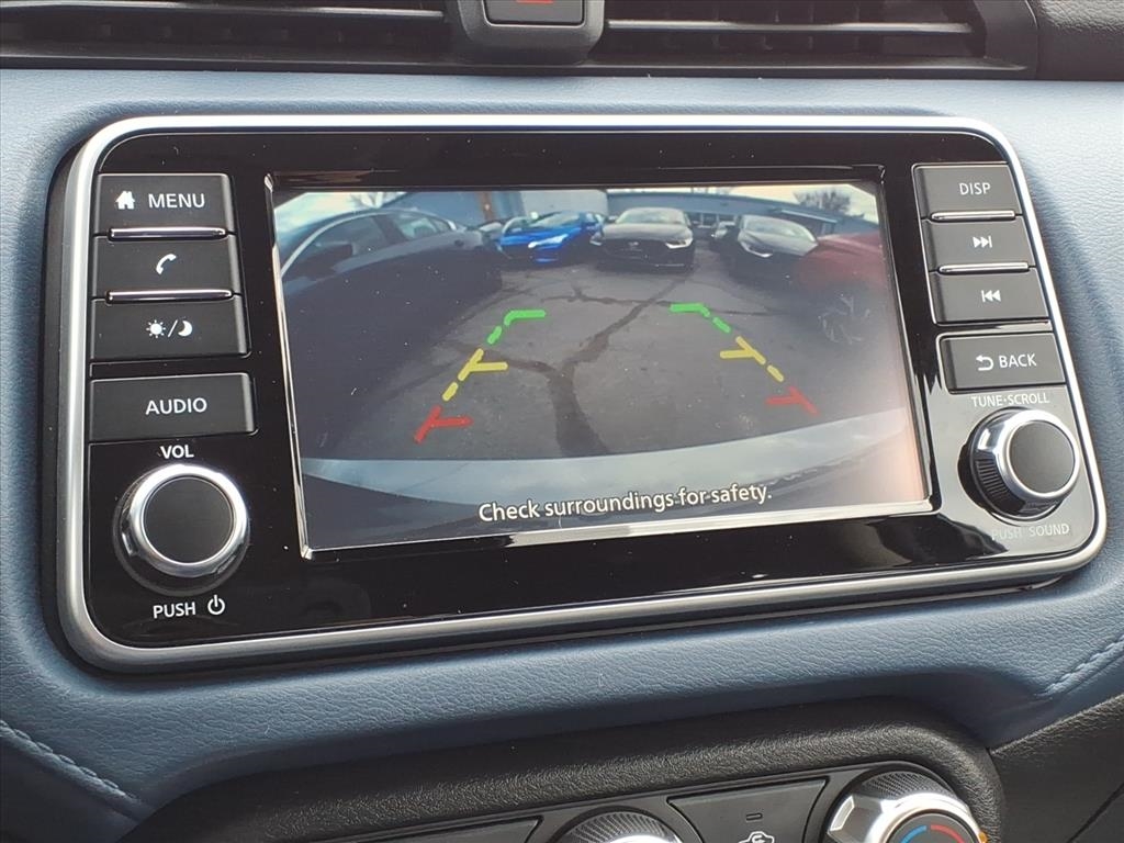 Nissan Versa SV CVT 2025