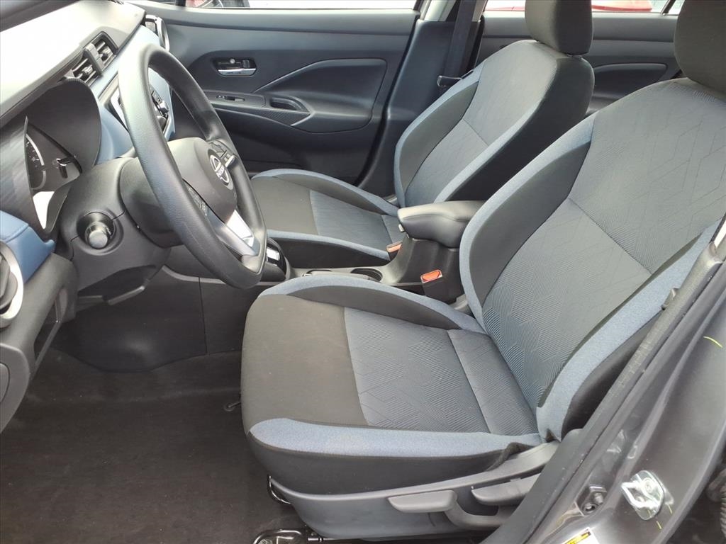 Nissan Versa SV CVT 2025