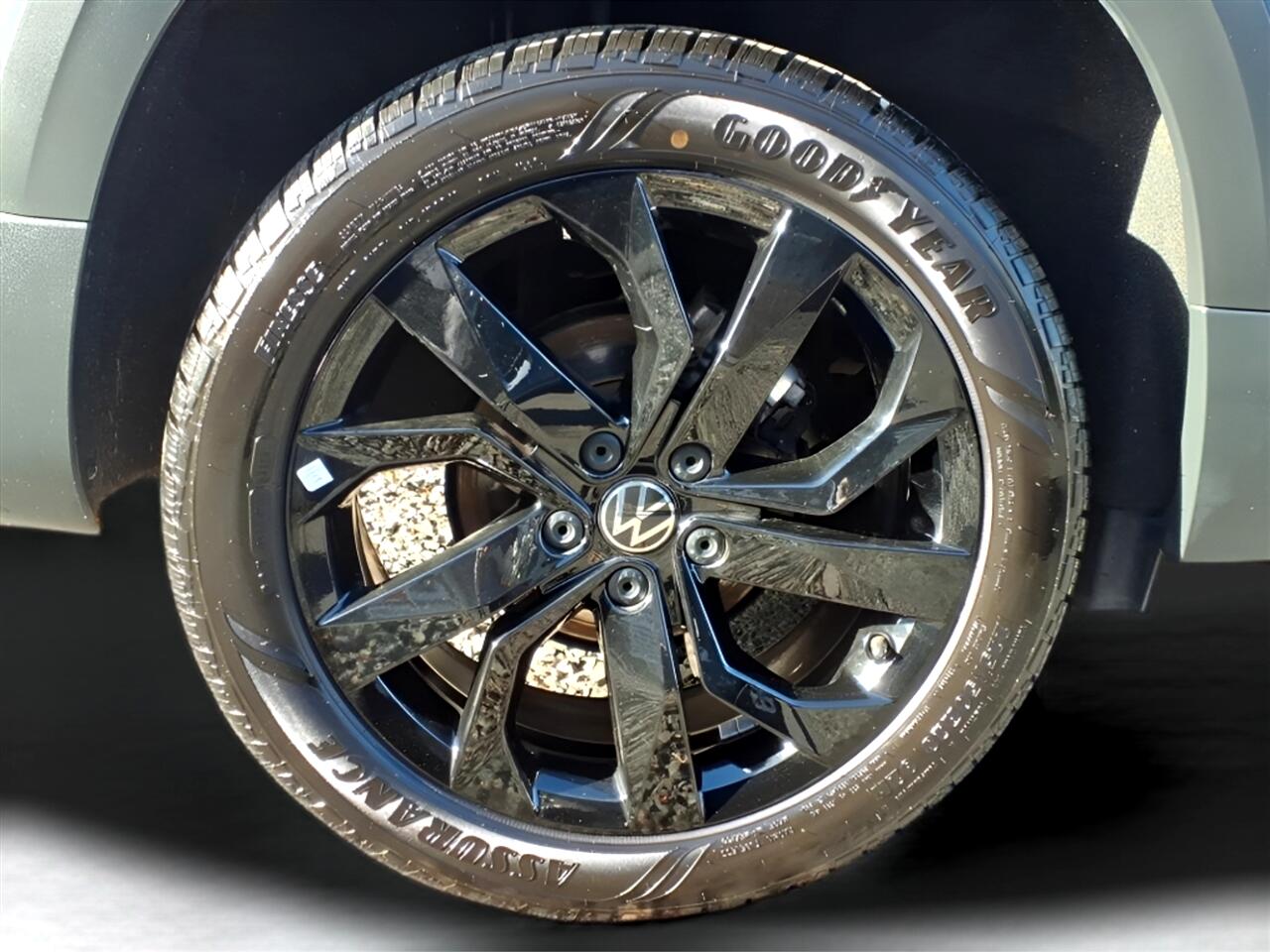 Volkswagen Taos SE FWD 2024