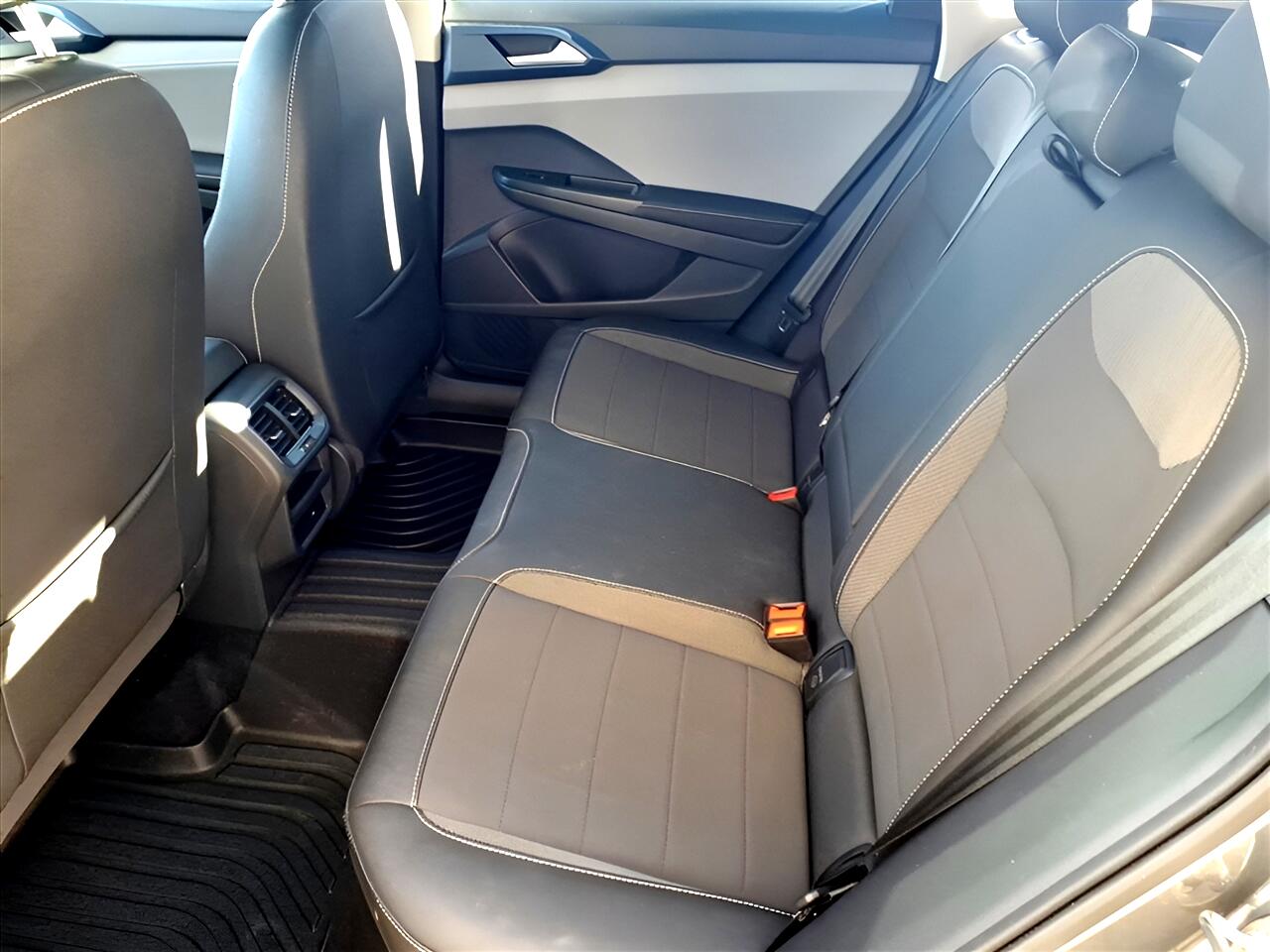 Volkswagen Taos SE FWD 2024