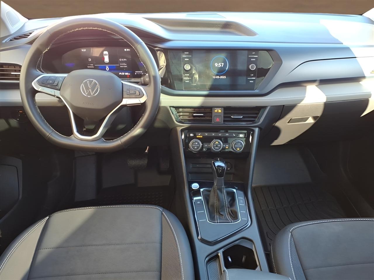 Volkswagen Taos SE FWD 2024