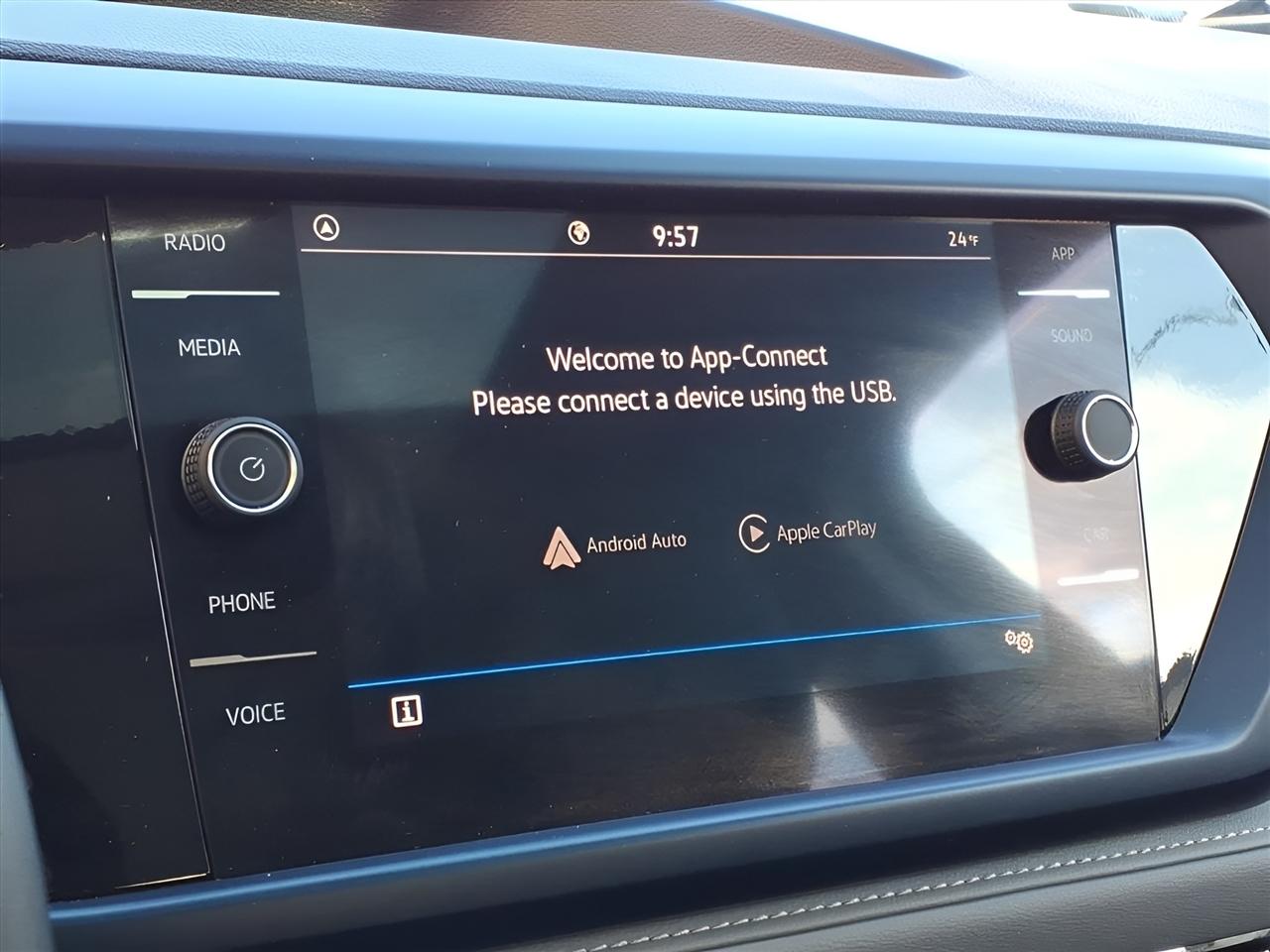 Volkswagen Taos SE FWD 2024