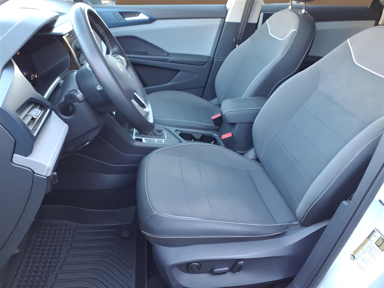 Volkswagen Taos SE FWD 2024