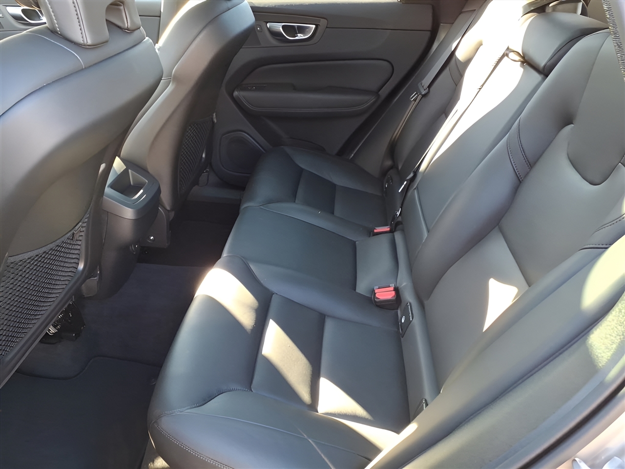 Volvo XC60 B5 AWD Core 2025