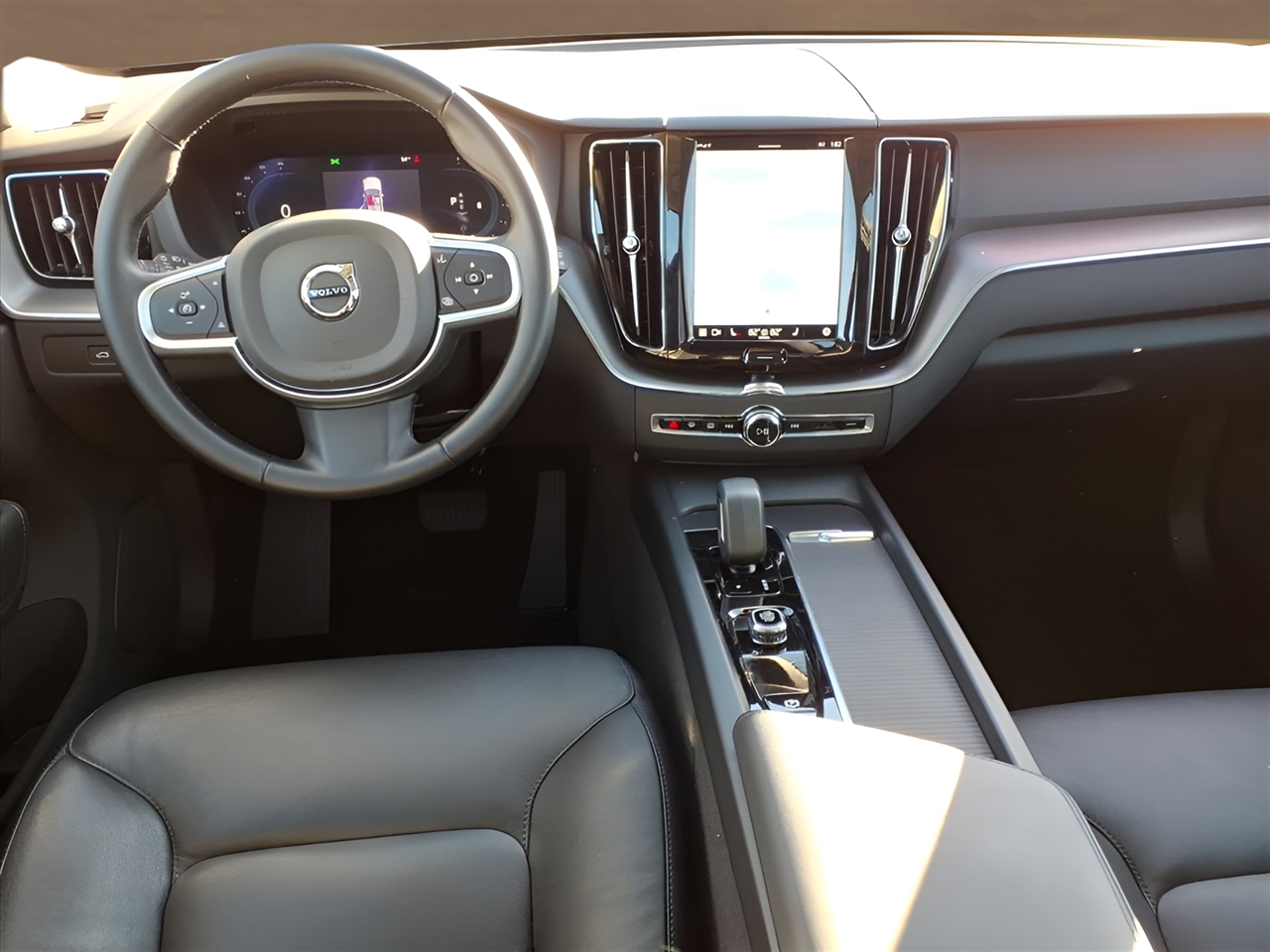 Volvo XC60 B5 AWD Core 2025