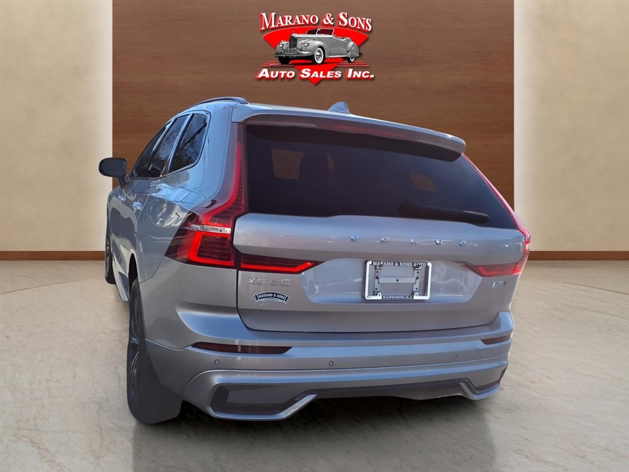 Volvo XC60 B5 AWD Core 2025