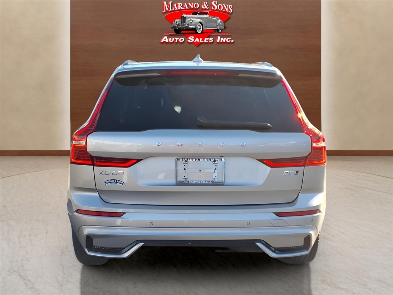 Volvo XC60 B5 AWD Core 2025