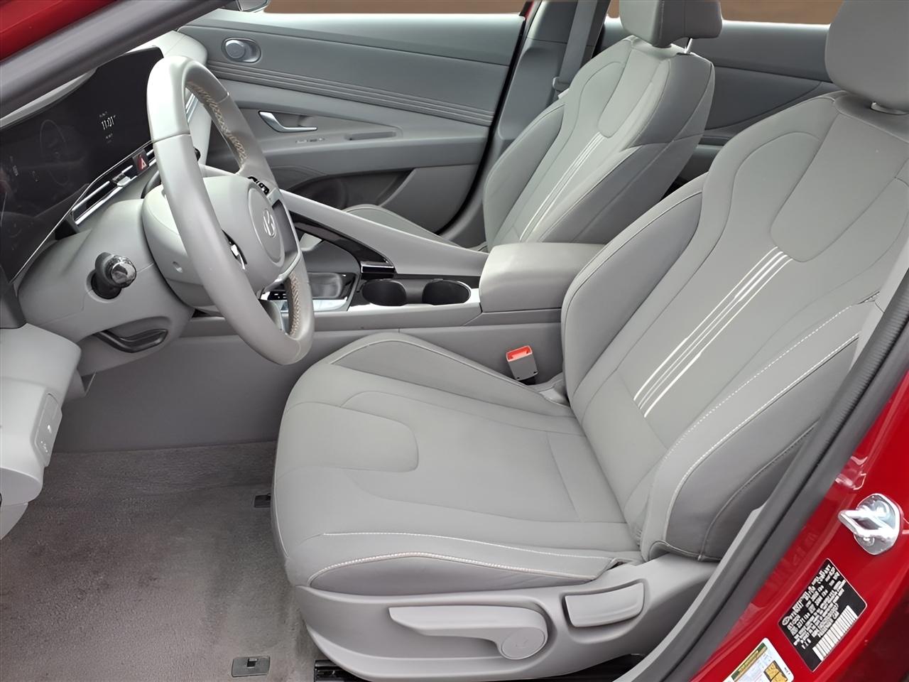 Hyundai Elantra SEL Convenience IVT 2025