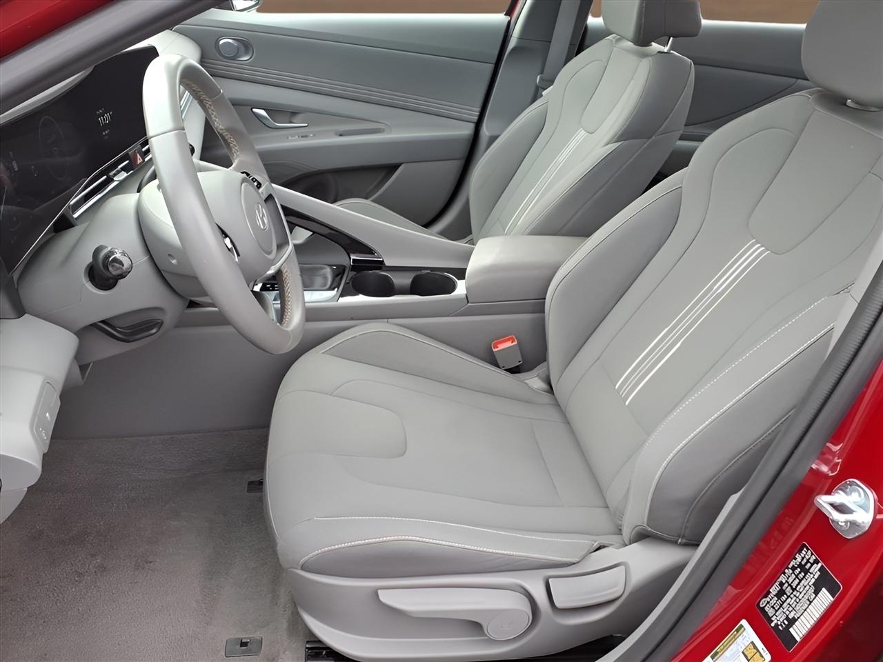 Hyundai Elantra SEL Convenience IVT 2025