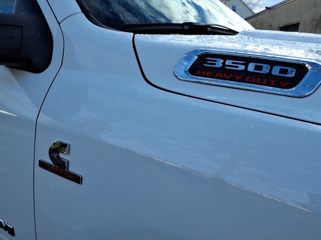 Ram Truck 3500 Big Horn 4x4 Crew Cab 8' Box 2024