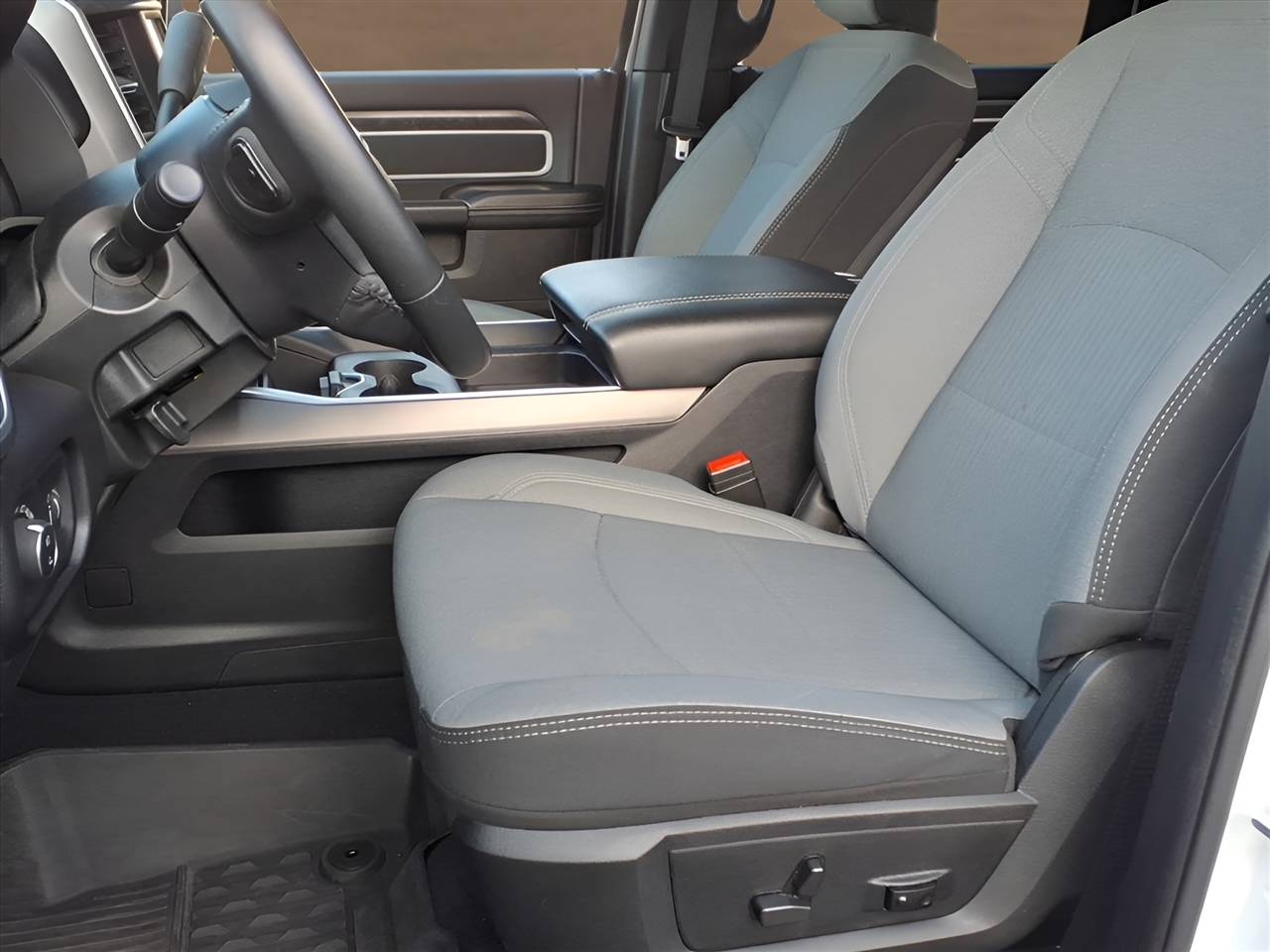 Ram Truck 3500 Big Horn 4x4 Crew Cab 8' Box 2024