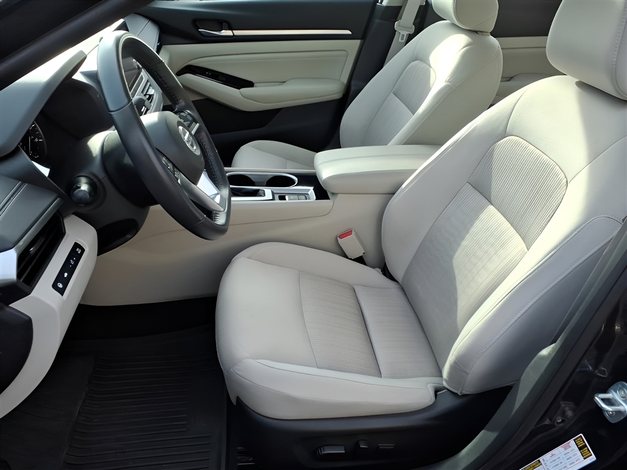 Nissan Altima 2.5 SV AWD Sedan 2022