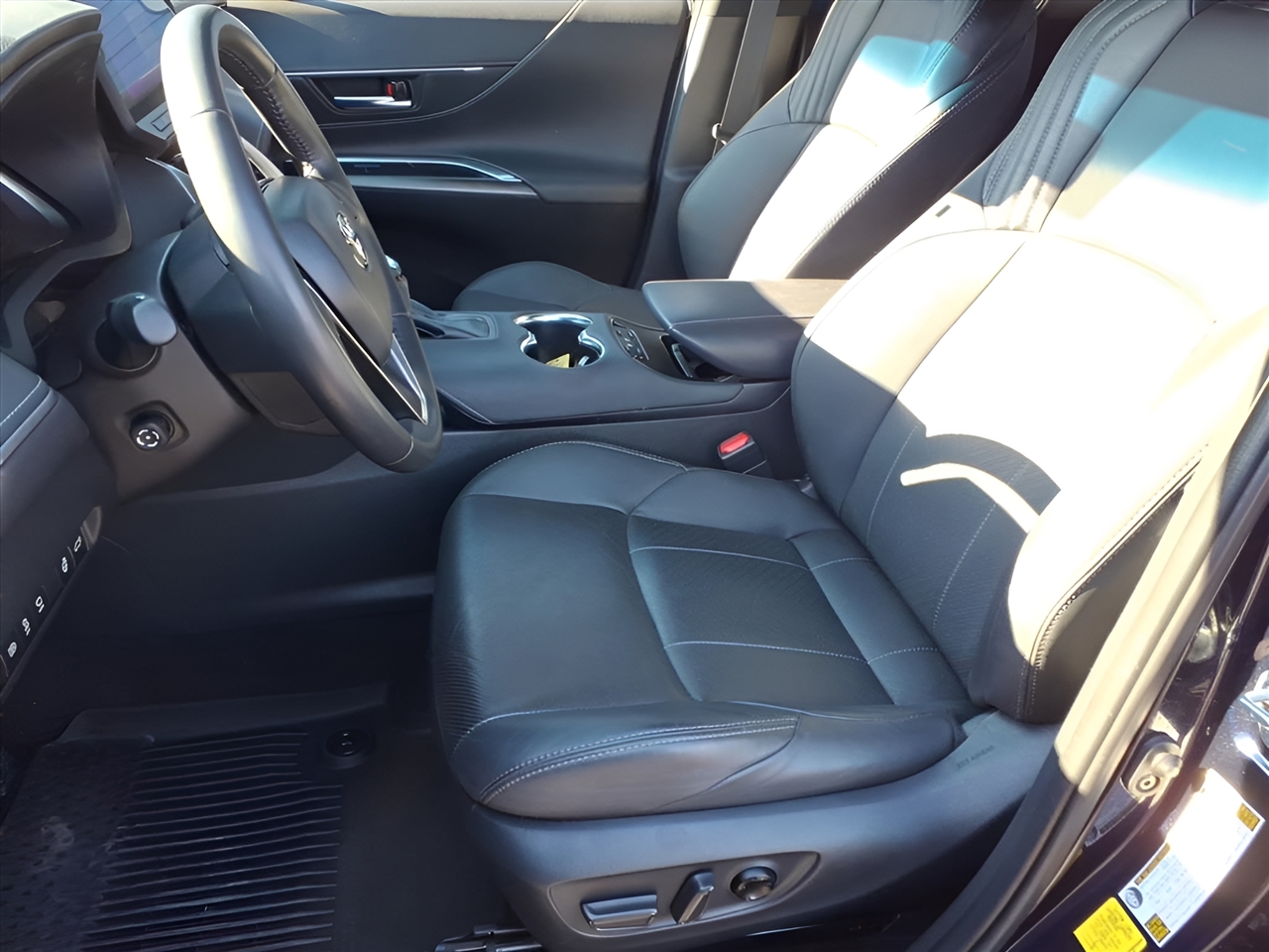 Toyota Venza Nightshade AWD (Natl) 2024