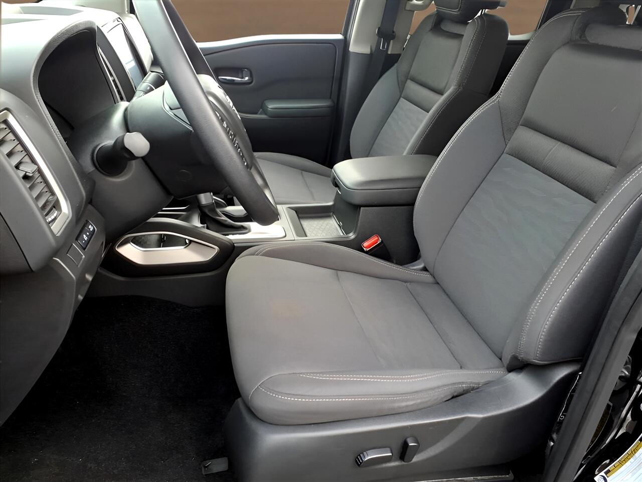 Nissan Frontier Crew Cab 4x4 SV 2024