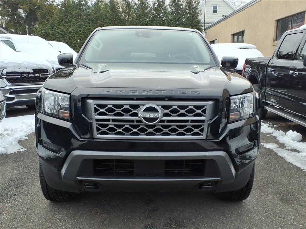 Nissan Frontier Crew Cab 4x4 SV 2024