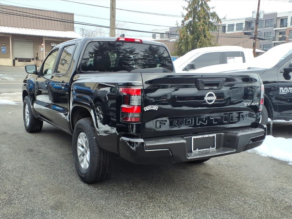 Nissan Frontier Crew Cab 4x4 SV 2024