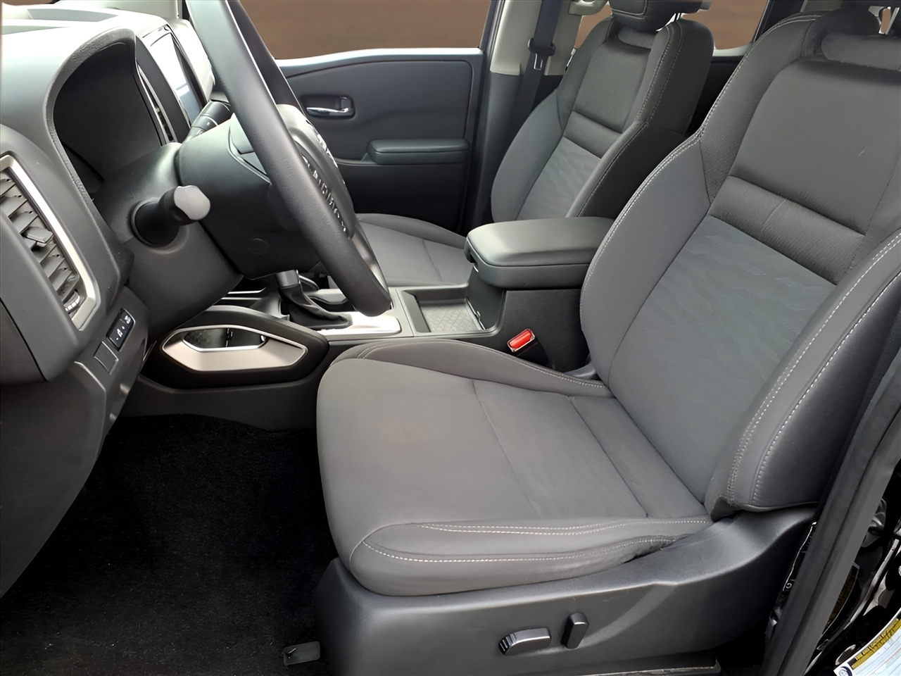 Nissan Frontier Crew Cab 4x4 SV 2024