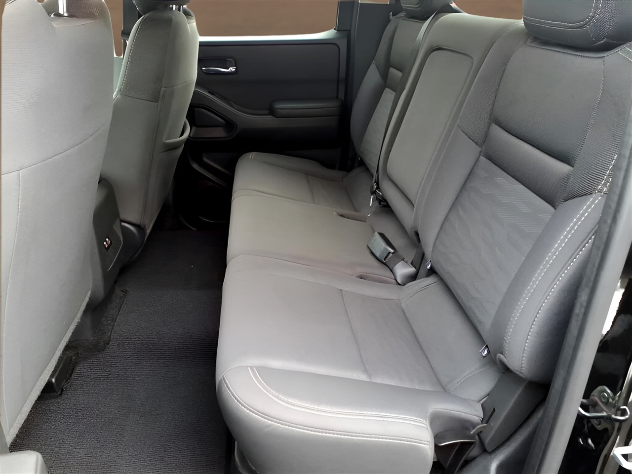 Nissan Frontier Crew Cab 4x4 SV 2024